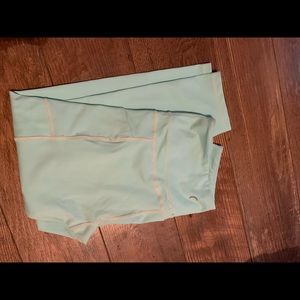 Aqua and Zyia light and tight pocket leggings 7/8